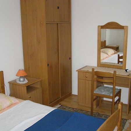 Apartments Kesic Barbat na Rabu Ruang foto