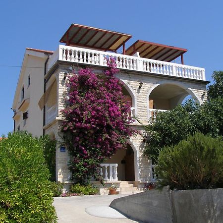 Apartments Kesic Barbat na Rabu Bagian luar foto
