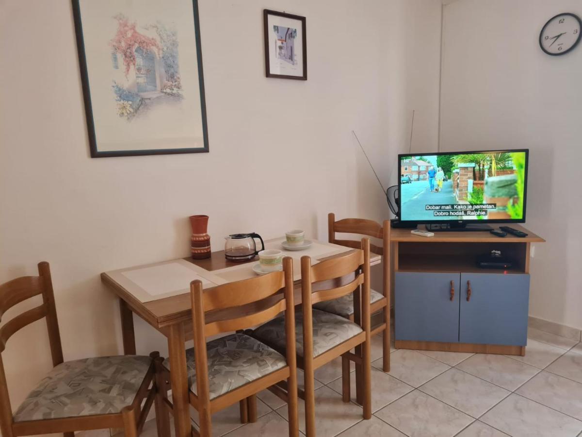 Apartments Kesic Barbat na Rabu Bagian luar foto