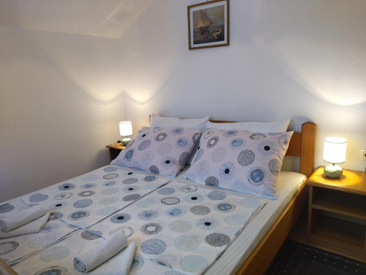 Apartments Kesic Barbat na Rabu Bagian luar foto