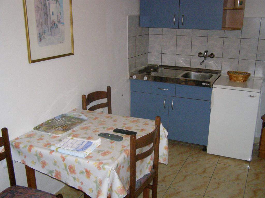 Apartments Kesic Barbat na Rabu Ruang foto