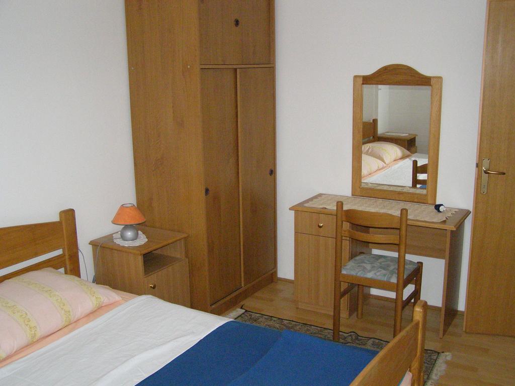 Apartments Kesic Barbat na Rabu Ruang foto