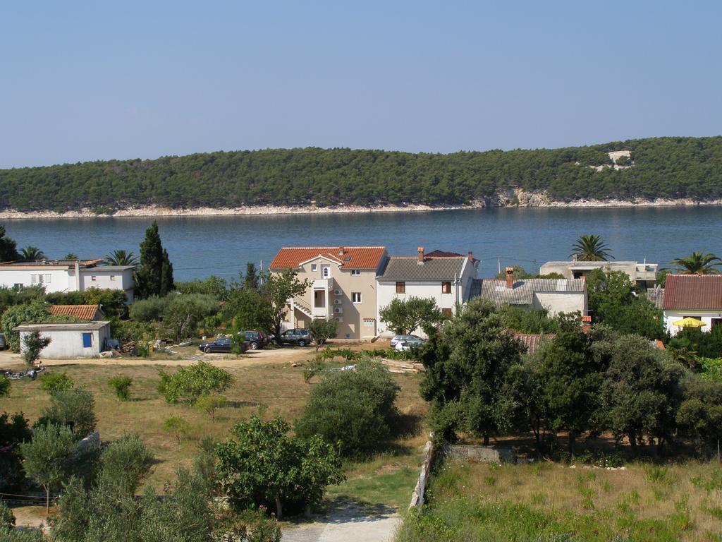 Apartments Kesic Barbat na Rabu Ruang foto
